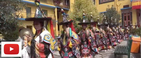 Taniec Czarnych Czapek w klasztorze Bencien - wideo